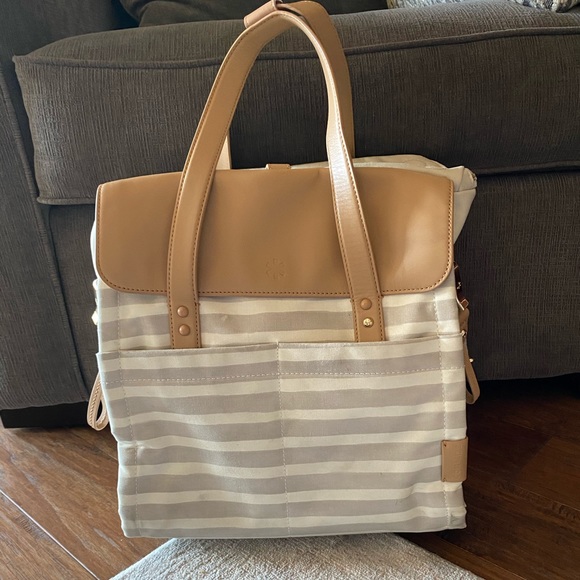 skip hop highline convertible tote diaper bag